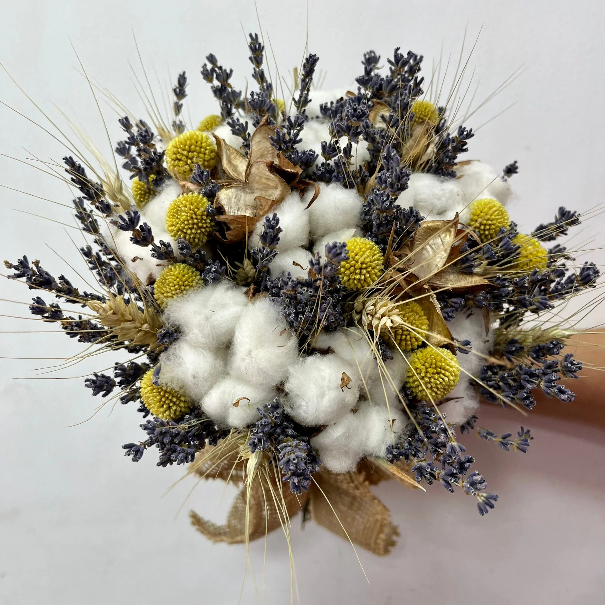 Buchet Rustic – Bumbac, Spice de Grau, Lavanda si Craspedia cu Iuta